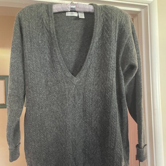VINTAGE Liz Claiborne NWT Cable Crazy Lambswool Gray Sweater, Skirt & Scarf Set - Picture 1 of 8